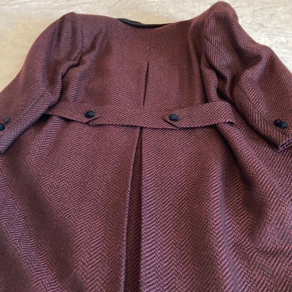 Burberry!! Vintage!! Burgundy and Black print. - Picture 13 of 15